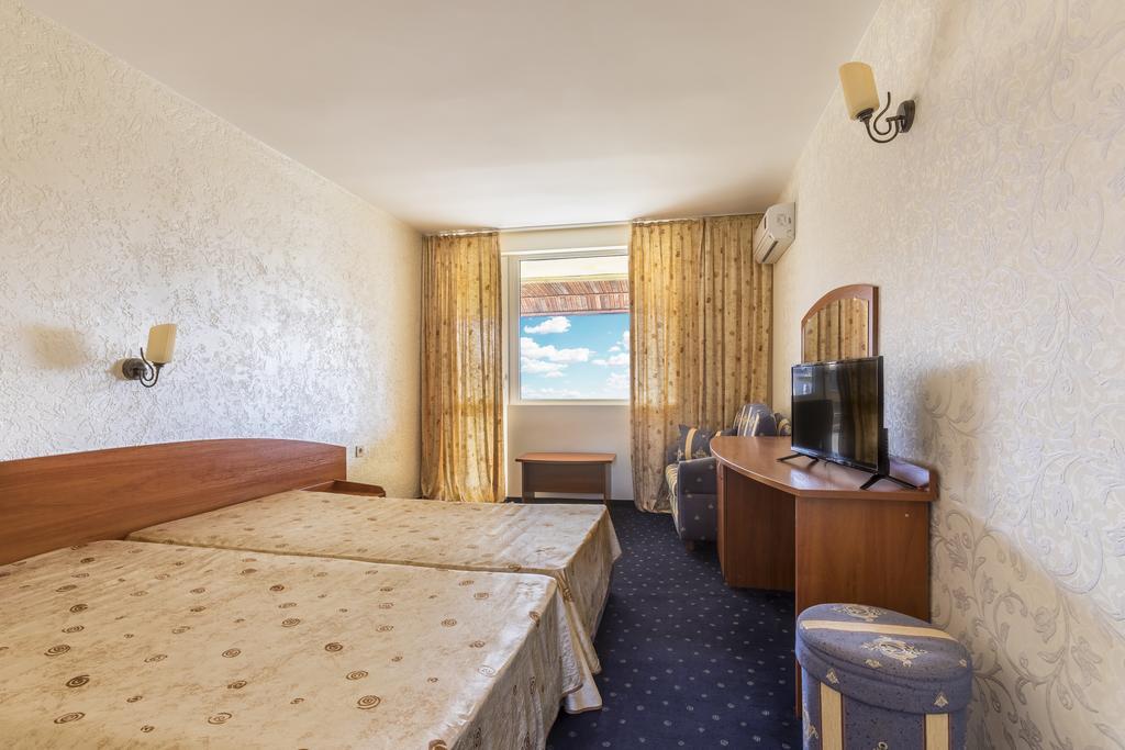 Hotel تشيرنوموريتس المظهر الخارجي الصورة