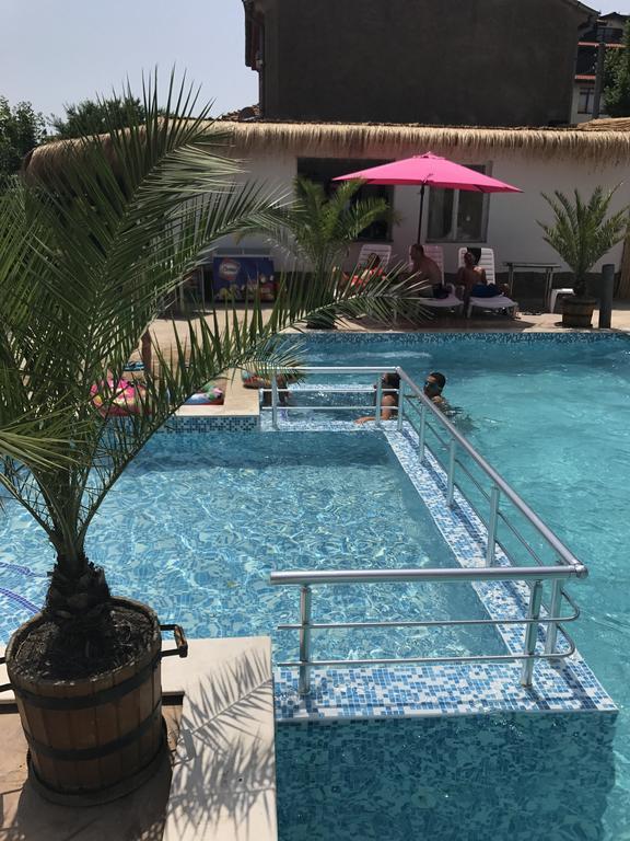 Hotel تشيرنوموريتس المظهر الخارجي الصورة