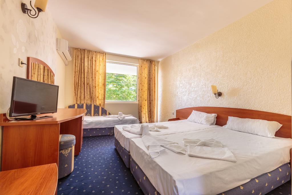 Hotel تشيرنوموريتس المظهر الخارجي الصورة